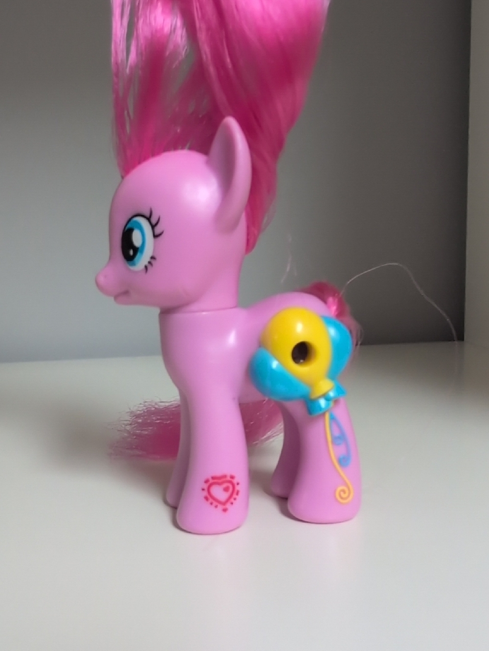 My Little Pony Pinkie Pie Explore Equestria Magical Scene 3" Brushable Hair 2010 - Picture 5 of 6